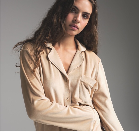 Skims velour pajama set in Honey color - Picture 4 of 8